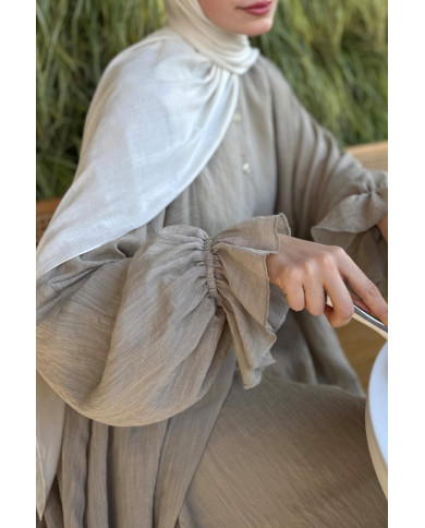 Robe longue fluide à manches volant – beige